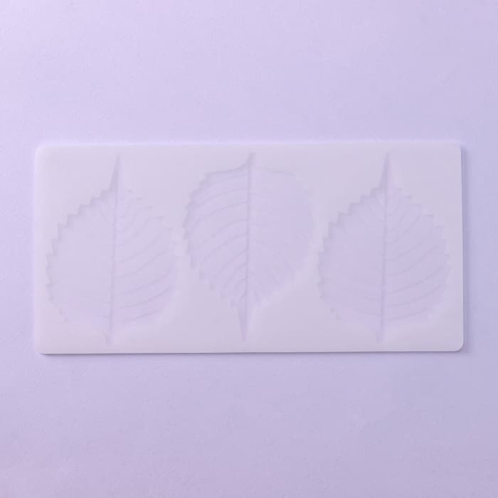 Форма для шоколада «Тополиный лист», силикон, 3 ячейки, 23×11×0.3 см, белая