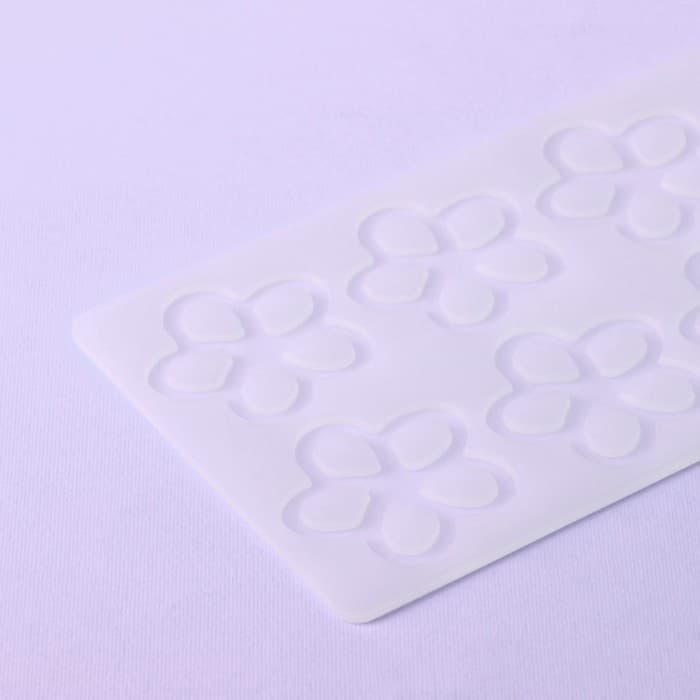 Форма для шоколада «Цветочки», силикон, 8 ячеек, 21×11×0.3 см, прозрачная