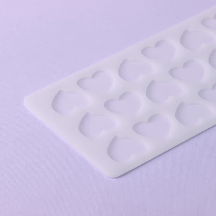 Форма для шоколада «Сердца», силикон, 18 ячеек, 21×11×0.3 см, прозрачная