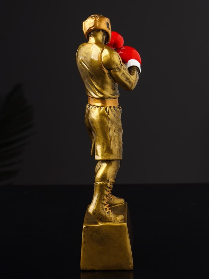 Кубок наградной с фигуркой «Бокс: лучший боец», 18×8×3.5 см