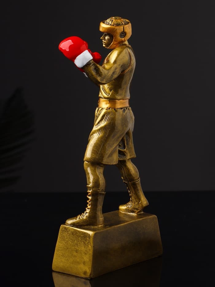Кубок наградной с фигуркой «Бокс: лучший боец», 18×8×3.5 см