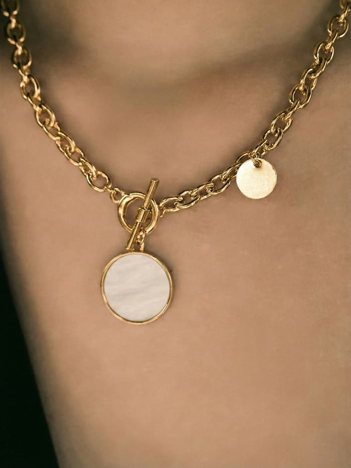 Кулон «Цепь», перламутровый медальон, L=42 см, бежевый в золоте