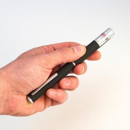 Лазерная указка, 532 нм, дальность 1000 м, от батареек 2×ААА, зелёный луч, 15×1.5 см