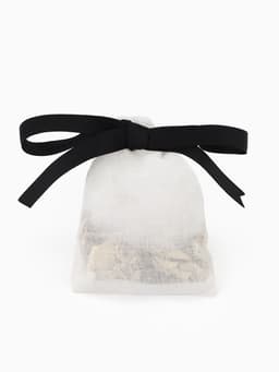 Мешочек подарочный для украшений бархатный «Нежность», 7×9 см, бело-чёрный