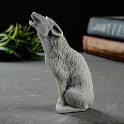 Фигурка «Волк сидящий, воет», 10.2 см