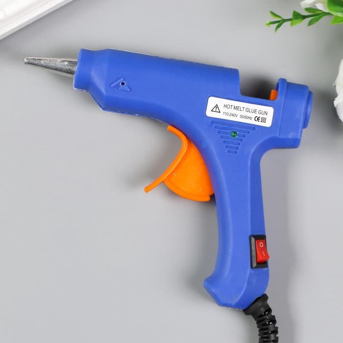 Клеевой пистолет 13.5×11 см питание: сетевой, диаметр стержня - 7 мм, МИКС