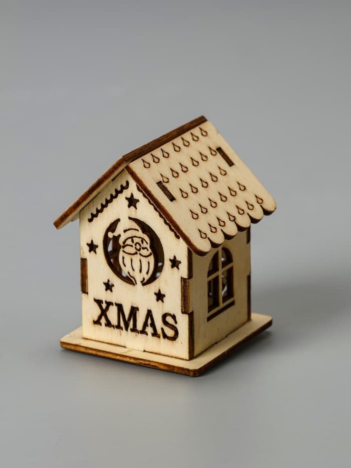 Ёлочная игрушка «Домик с Дедом Морозом», 6×4.5×4.5 см, от батареек, свечение тёплое белое