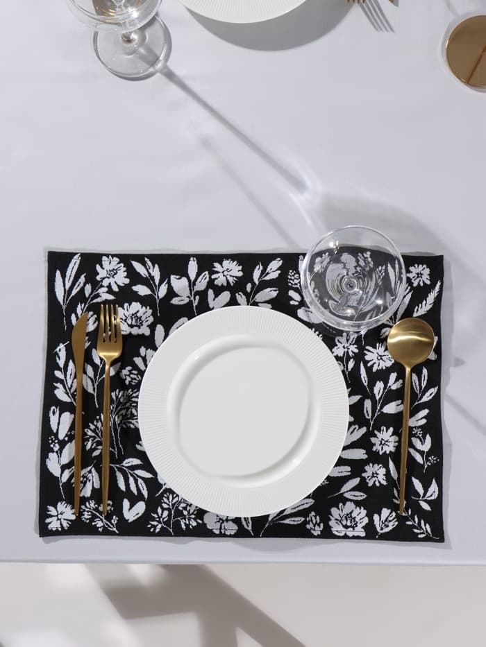 Салфетка на стол «Этель» Flowers black, 30×45 см, 370 г/м², чёрная