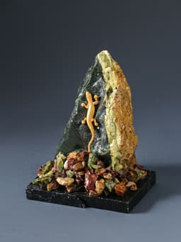 Фигурка «Горка», змеевик