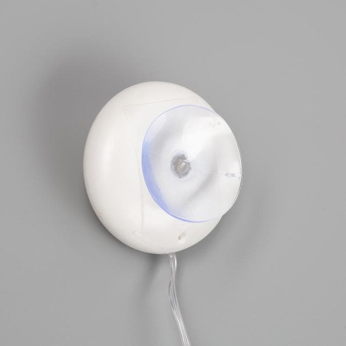 Светодиодная фигура на присоске «Дед Мороз» 19×22 см, пластик, батарейки АААх3 (не в комплекте), свечение тёплое белое