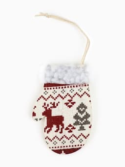 Подарочный набор «Любви в Новом году»: в наборе 2 свечи, 4 шарика, ёлочная игрушка