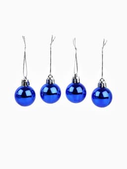 Подарочный набор «Любви в Новом году»: в наборе 2 свечи, 4 шарика, ёлочная игрушка