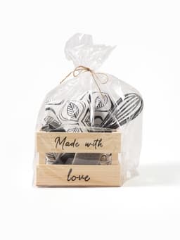 Набор подарочный «Этель» Made with love: полотенце, варежка-прихватка, кухонная лопатка, венчик, губка