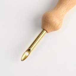 Игла для вышивания, для ковровой техники, d=5 мм, с нитевдевателем, цвет золотой