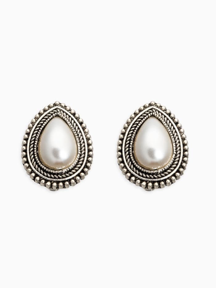 Клипсы «Грейс», капля в огранке, белая в чернёном серебре