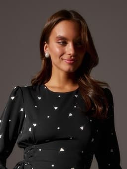 Клипсы «Грейс», капля в огранке, белая в чернёном серебре