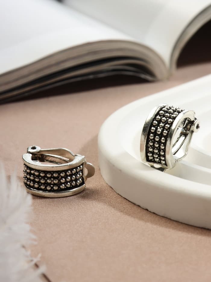 Клипсы для ушей QF «Грейс», шарики, цвет чернёное серебро