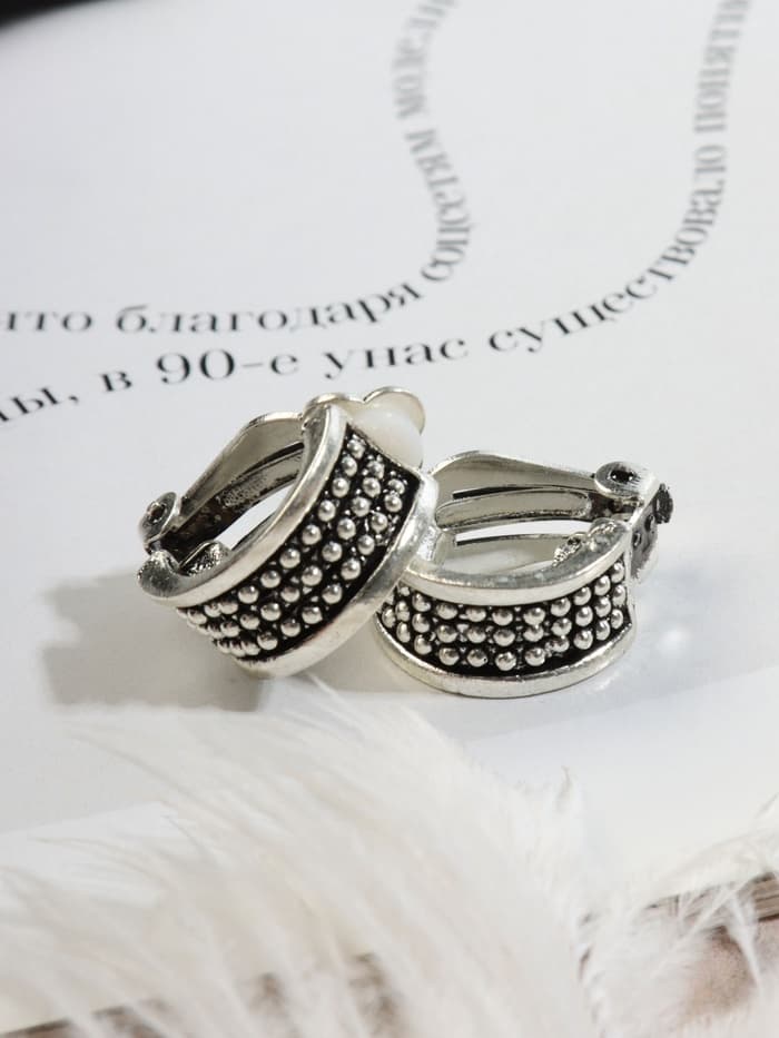 Клипсы для ушей QF «Грейс», шарики, цвет чернёное серебро