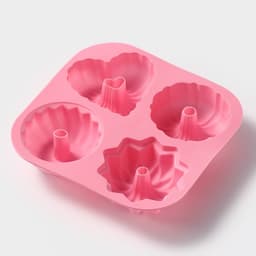 Форма для выпечки Доляна «Немецкий кекс», силикон, 17×17 см, 4 ячейки, розовая