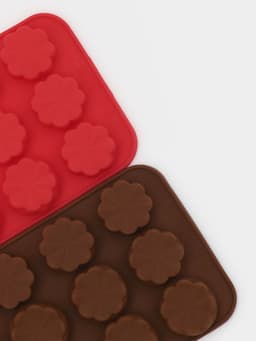 Форма для конфет и шоколада Доляна «Цветочки», силикон, 21×10×2 см, 15 ячеек, МИКС