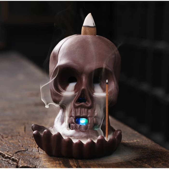 Подставка для благовоний TAKE IT EASY «Череп», набор благовоний конусы, стелющийся дым, 10×8×8 см, с подсветкой, батарейки LR=44