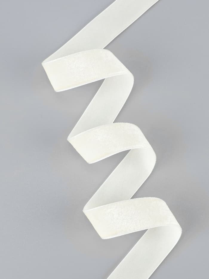 Лента бархатная, 20 мм, 18±1 м, молочная №04