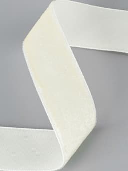 Лента бархатная, 20 мм, 18±1 м, молочная №04