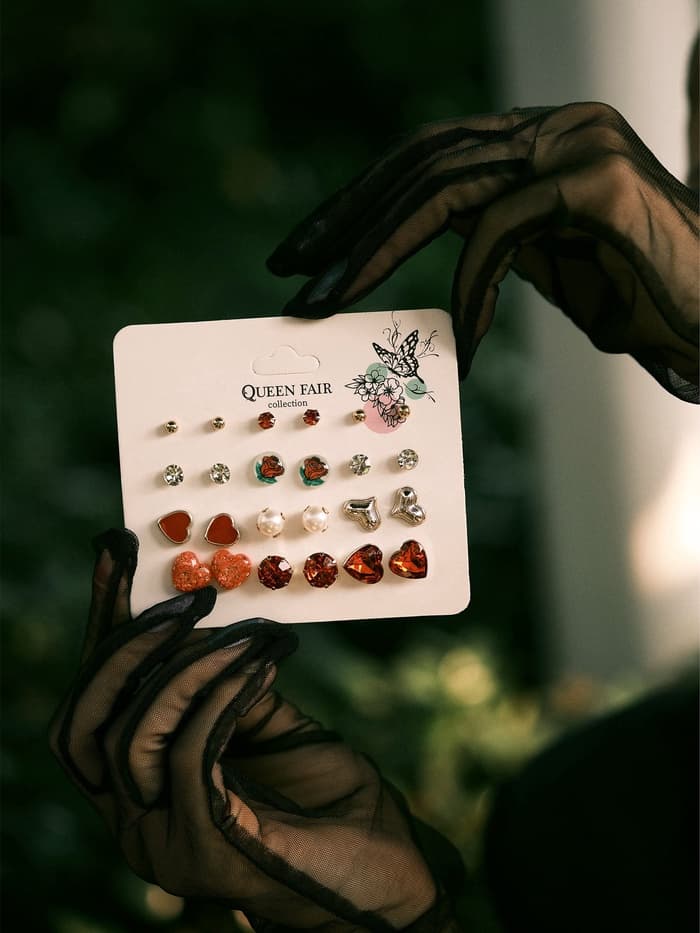 Серьги пусеты QF «Романтика», 12 пар, сердечки, цветные в золоте