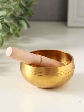 Поющая чаша золотая матовая «Точки и цветок», музыкальный инструмент, с резонатором, 4×8×8 см