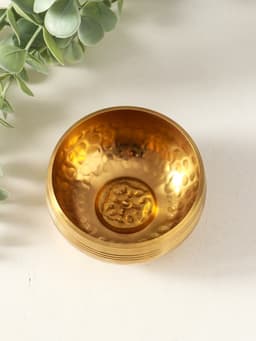 Поющая чаша золотая матовая «Точки и цветок», музыкальный инструмент, с резонатором, 4×8×8 см