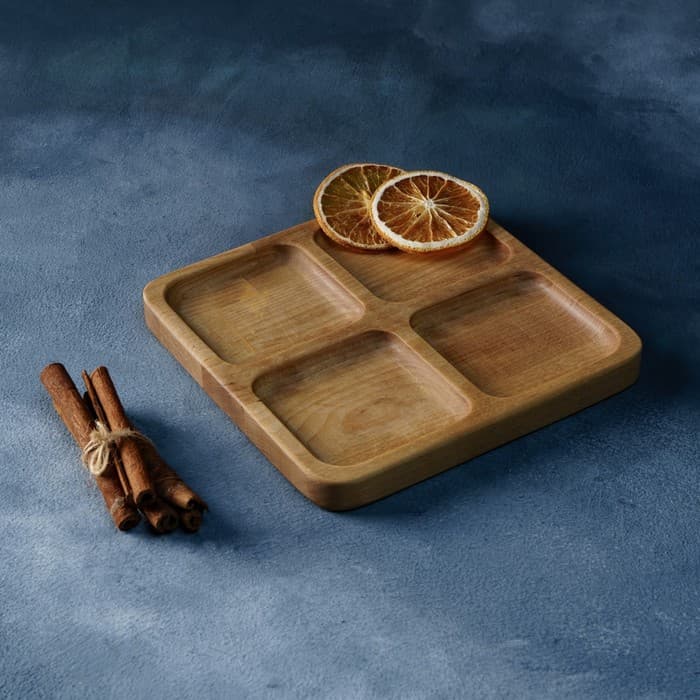 Менажница Доляна «Комо», 18×18×1.8 см, 4 секции, дерево берёза, пропитана маслом