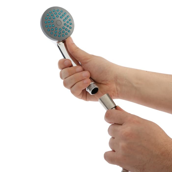 Душевая лейка со шлангом, гайки металл, держатель, крепеж в комплекте.