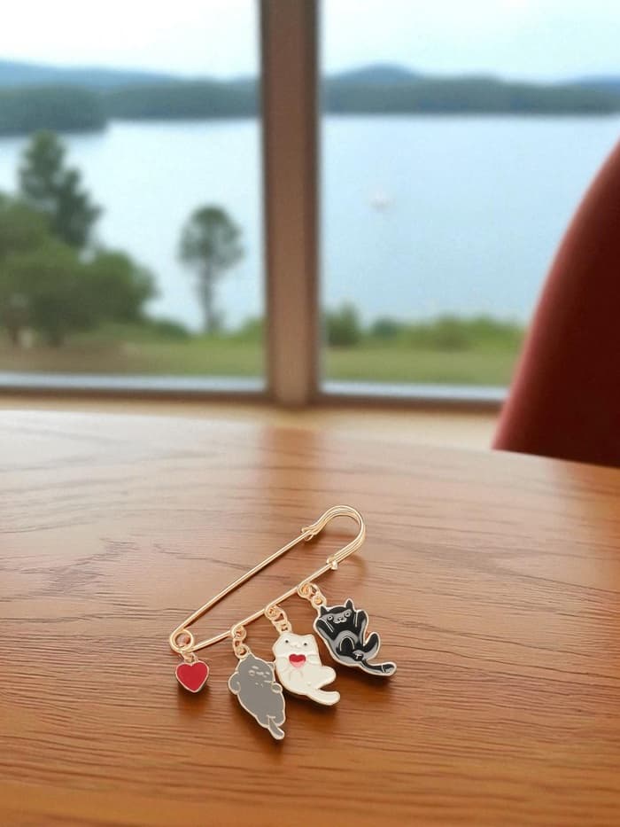 Булавка «Котята», игривые, 7 см, цветная в золоте