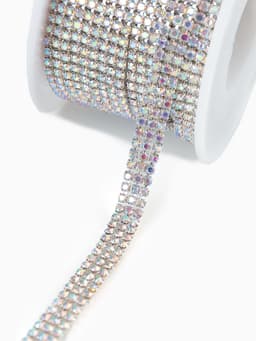 Цепь со стразами, с голографией, 3 ряда, металл, стекло, 6 мм, 4.5±0.2 м, цвет серебряный