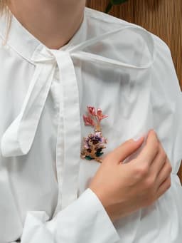 Брошь «Цветок полевой», разноцветная в золоте