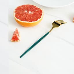 Вилка столовая Magistro «Блинк», 21.5×3 см, нержавеющая сталь, зелёная ручка, золотистая