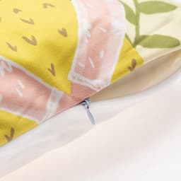 Наволочка декоративная Этель «Девушка с котом» 40×40 см, 100% п/э, велюр