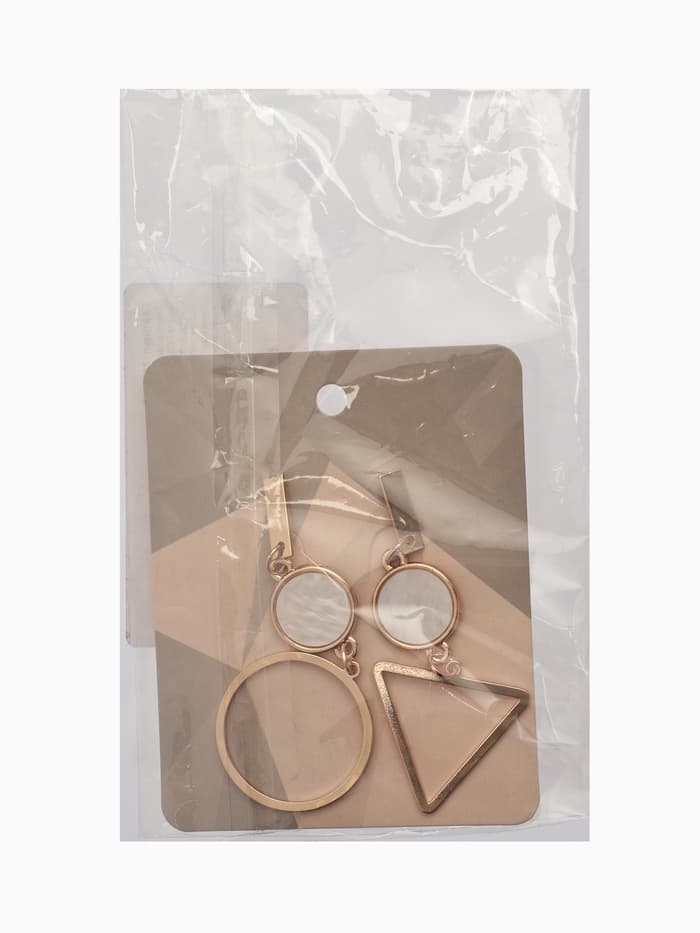 Серьги «Ракушка», треугольник полый, белые в золоте, форма МИКС