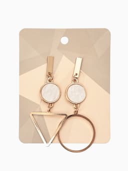 Серьги «Ракушка», треугольник полый, белые в золоте, форма МИКС