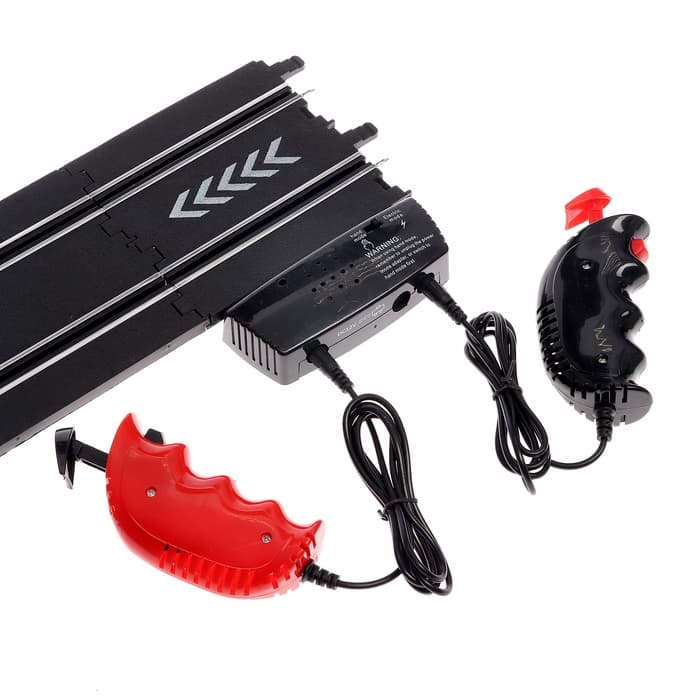 Автотрек «Гонки на суперкарах», с 2 машинами, пульт + ручной генератор, работает от сети