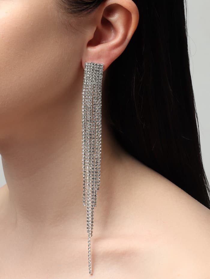 Серьги висячие со стразами «Водопад», мини квадрат, белые в серебре, 14 см