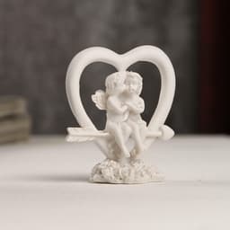 Фигурка полистоун «Ангелочки в сердце», 6×5.5×3 см