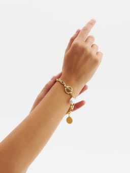 Браслет цепочка «Жемчуг и медальон», L=20 см, белый в золоте