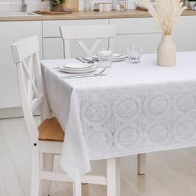 Клеёнка на стол «Роуз», ажурная, ширина 137 см, рулон 20 метров, толщина 0.2 мм, цвет белый
