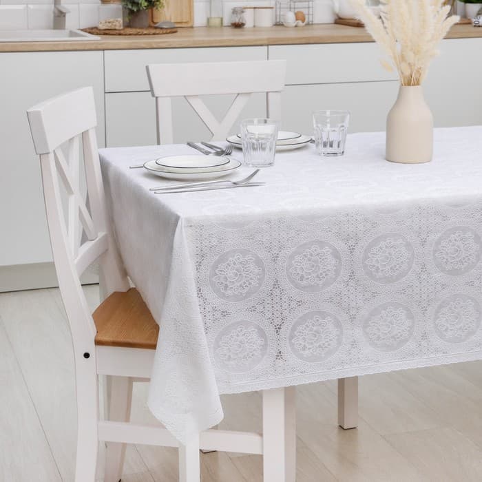 Клеёнка на стол «Роуз», ажурная, ширина 137 см, рулон 20 метров, толщина 0.2 мм, цвет белый