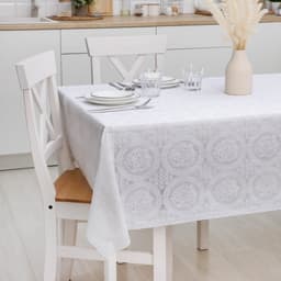Клеёнка на стол «Роуз», ажурная, ширина 137 см, рулон 20 метров, толщина 0.2 мм, цвет белый