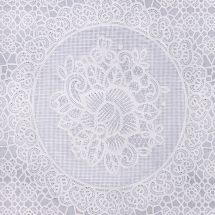 Клеёнка на стол «Роуз», ажурная, ширина 137 см, рулон 20 метров, толщина 0.2 мм, цвет белый