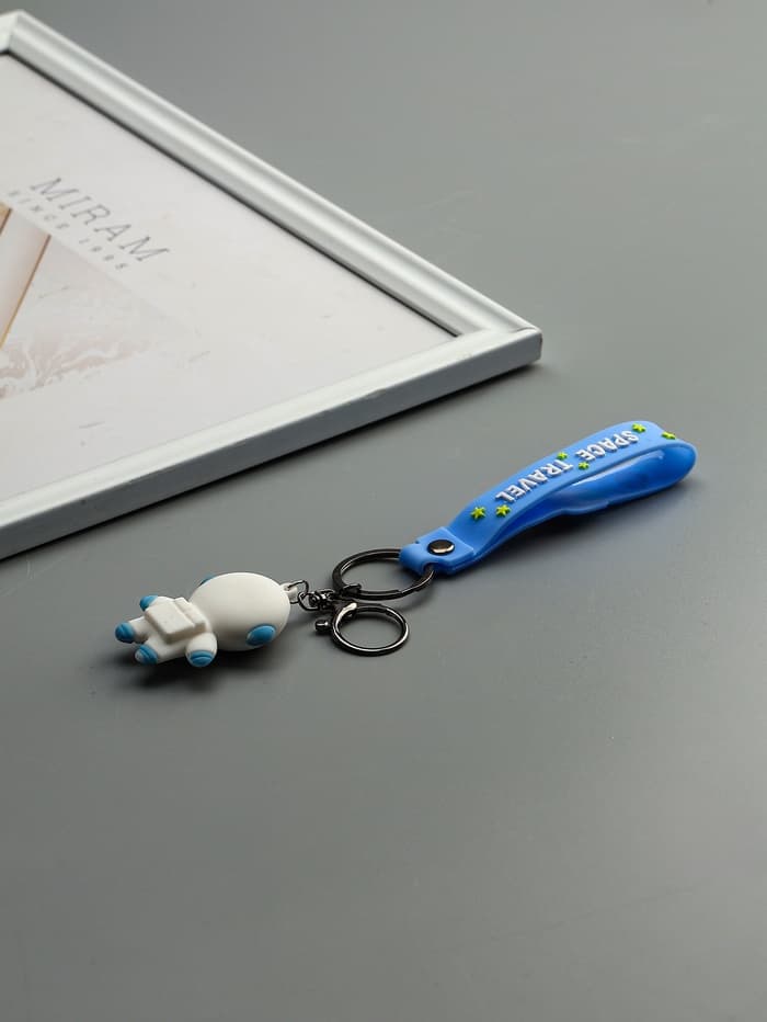 Брелок для ключей на кольце «Космонавт в бело-голубом скафандре», с браслетом и карабином, 4.5×2.4×3.2 см МИКС