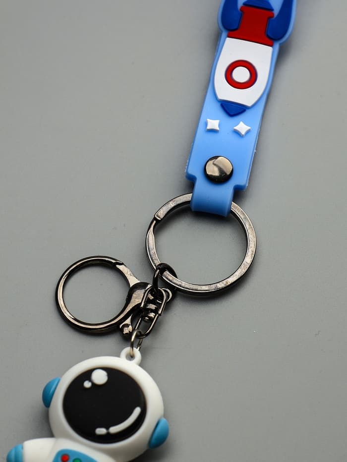 Брелок для ключей на кольце «Космонавт в бело-голубом скафандре», с браслетом и карабином, 4.5×2.4×3.2 см МИКС