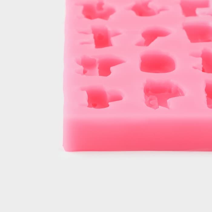 Молд для заливки «Машинки», силикон, 12 ячеек, 14.5×8.8×1.8 см, розовый